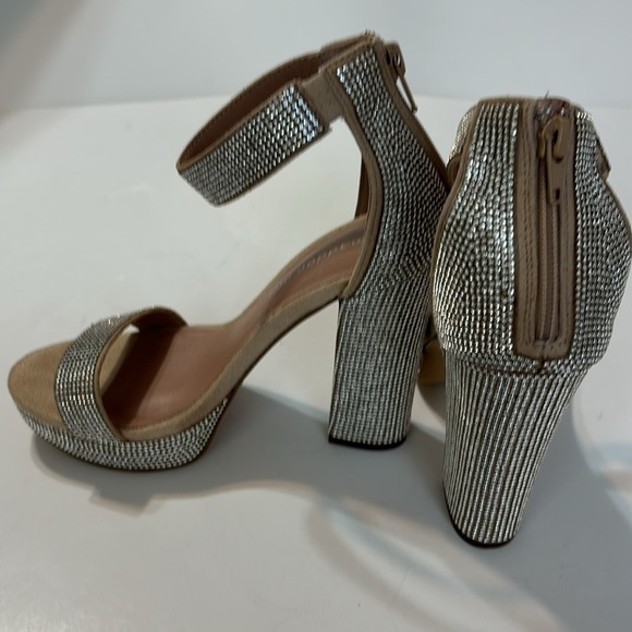 Madden Girl Siren Rhinestone Platform Sandals Size 6 NEW - Picture 5 of 9